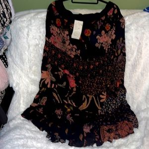 NWT ONE SIZE DRAWSTRING BEAUTIFUL FLORAL PRINT JINGLE BELLS SKIRT